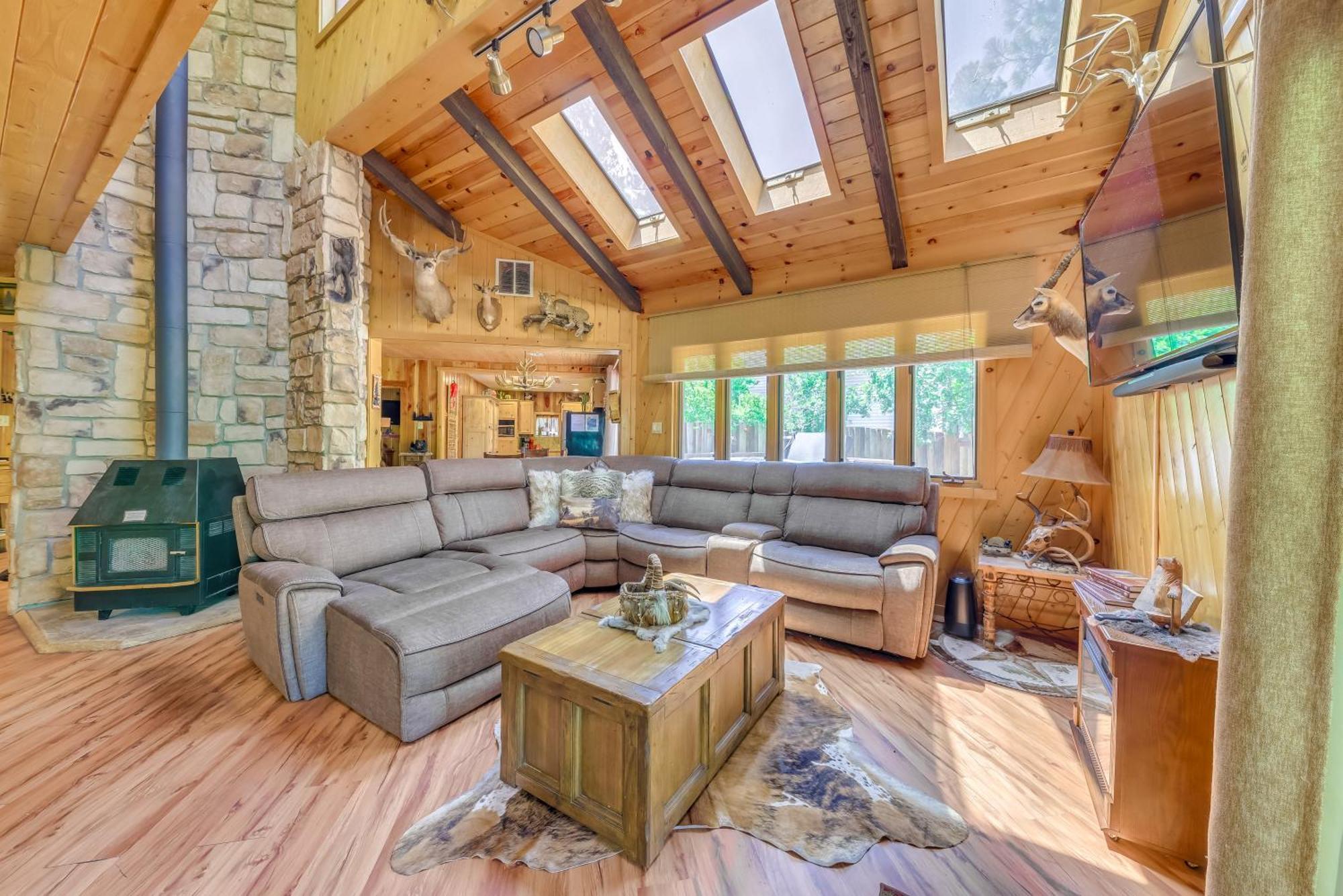 Unique Bear Country Cabin In Ruidoso With Hot Tub! Exterior foto